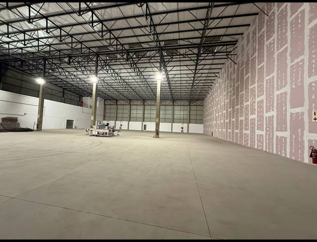 3,743M² WAREHOUSE TO LET IN SPARTAN